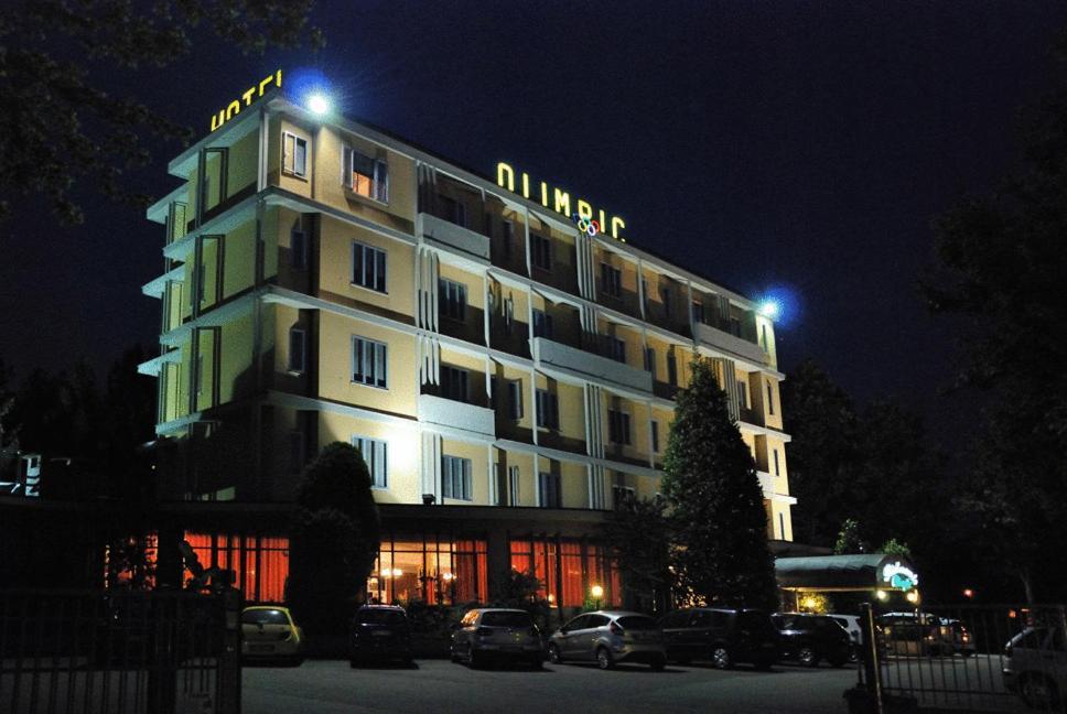 Hotel Olimpic Castel Maggiore Exterior photo