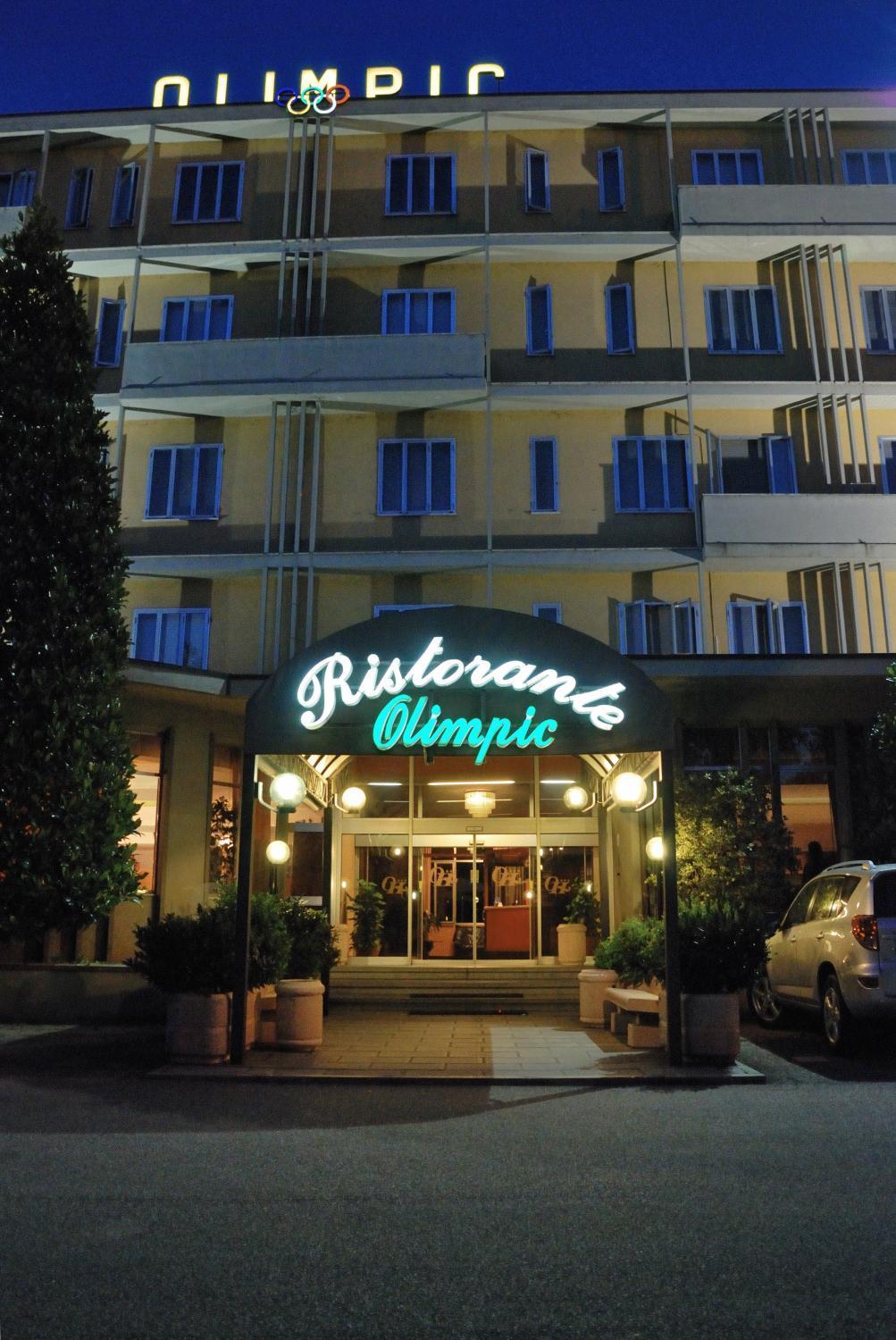 Hotel Olimpic Castel Maggiore Exterior photo